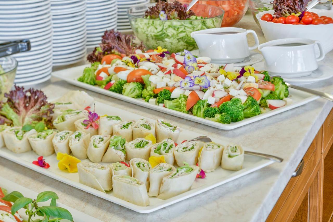 Hotel Mona Lisa Wellness & Spa Колобжег Экстерьер фото
