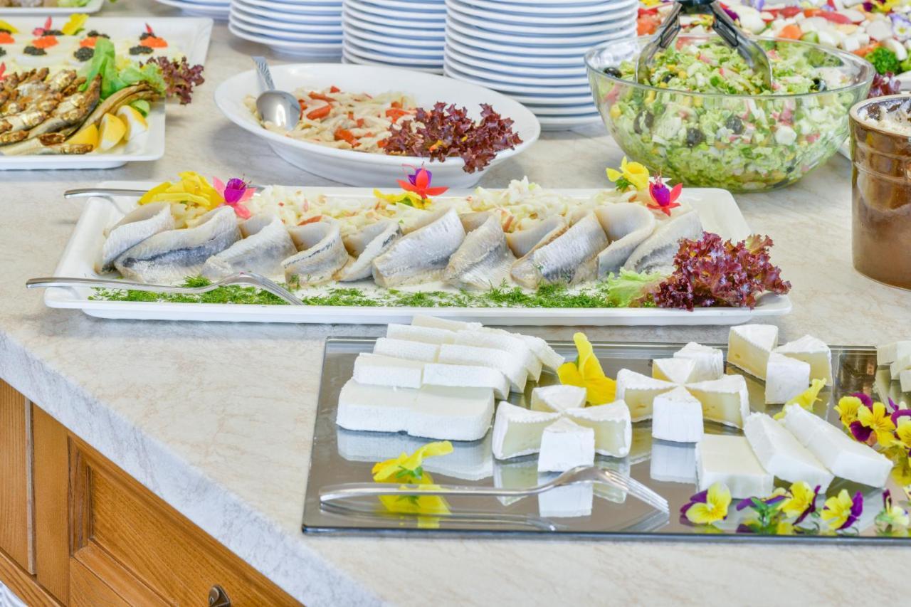 Hotel Mona Lisa Wellness & Spa Колобжег Экстерьер фото